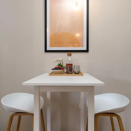 Alloro By Seeadria Agency Pensión 4*