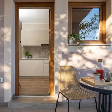 Alloro By Seeadria Agency Pensión