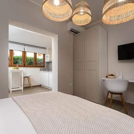 Alloro By Seeadria Agency