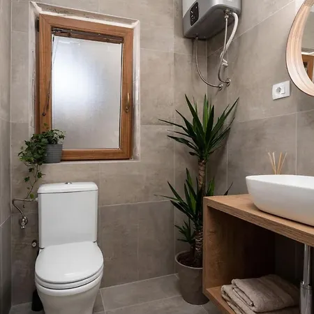 Alloro By Seeadria Agency Pensión 4*