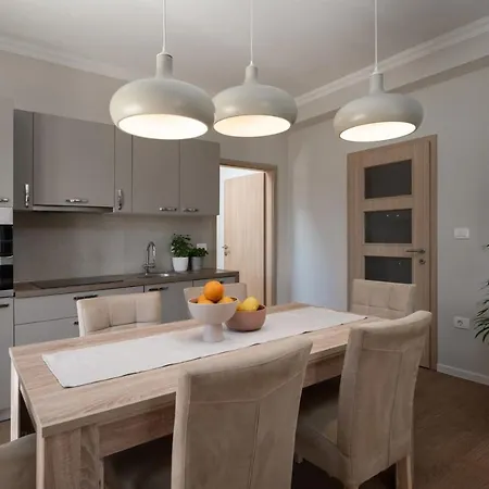 Alloro By Seeadria Agency
