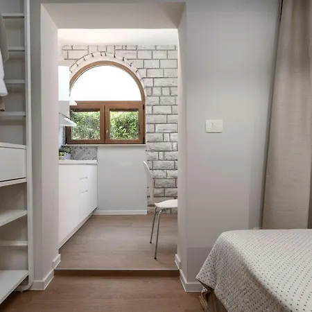 Alloro By Seeadria Agency