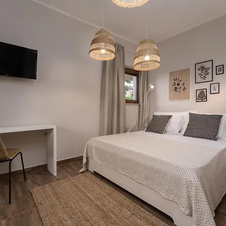 Alloro By Seeadria Agency Guest house